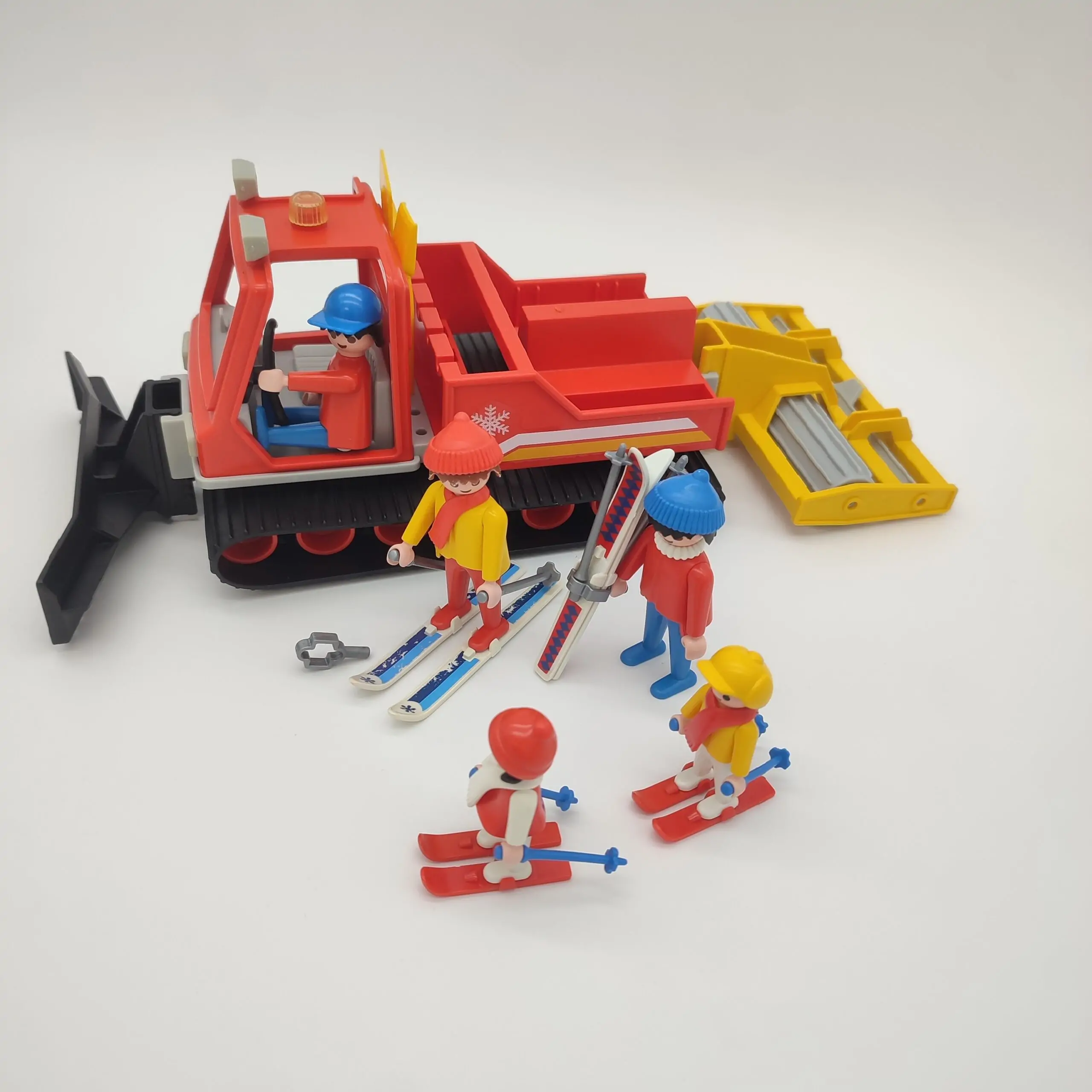 Playmobil issu du set 3469 famille avec déneigeuse vintage – Image 2