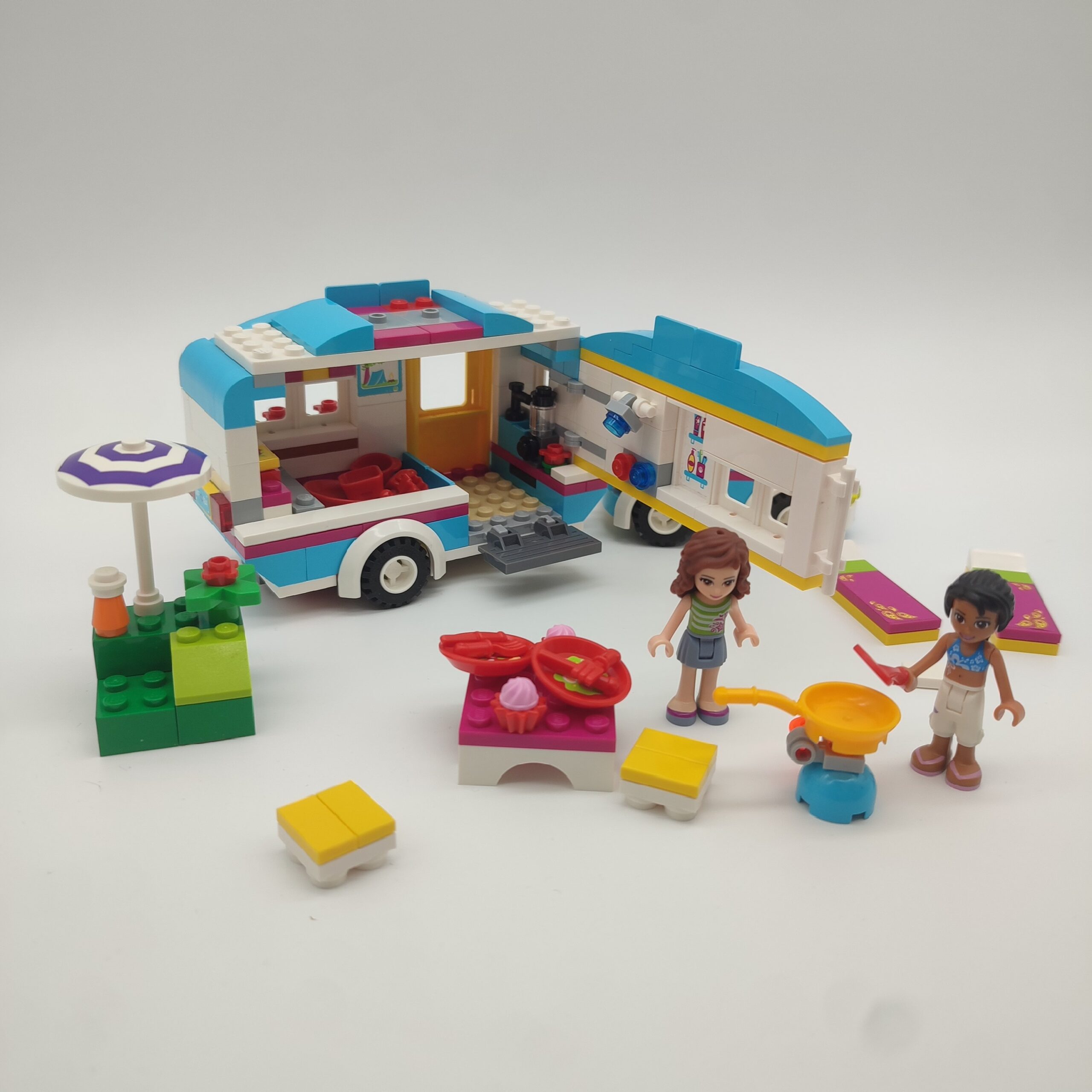 Lego voiture et caravane