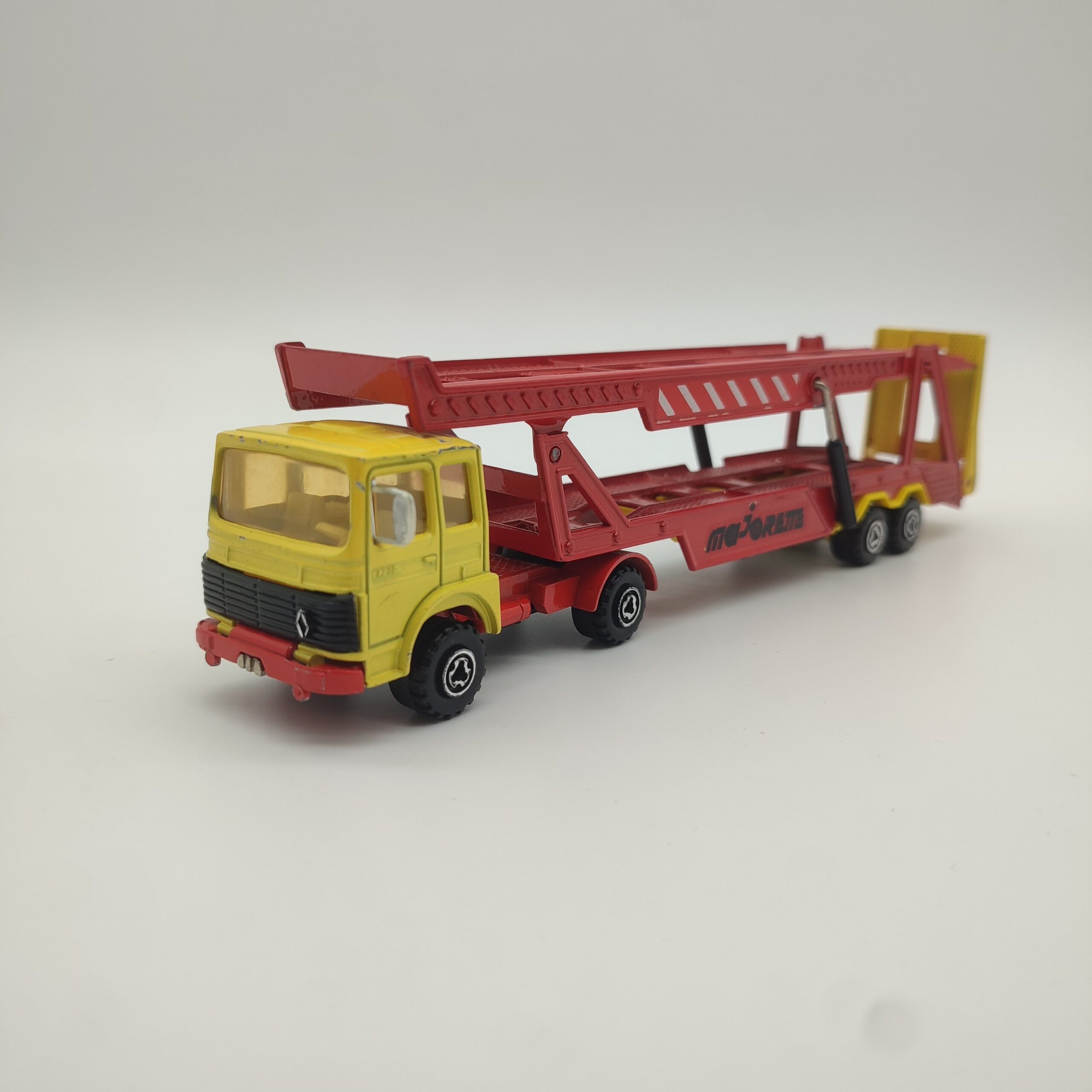 Camion porte voitures Majorette