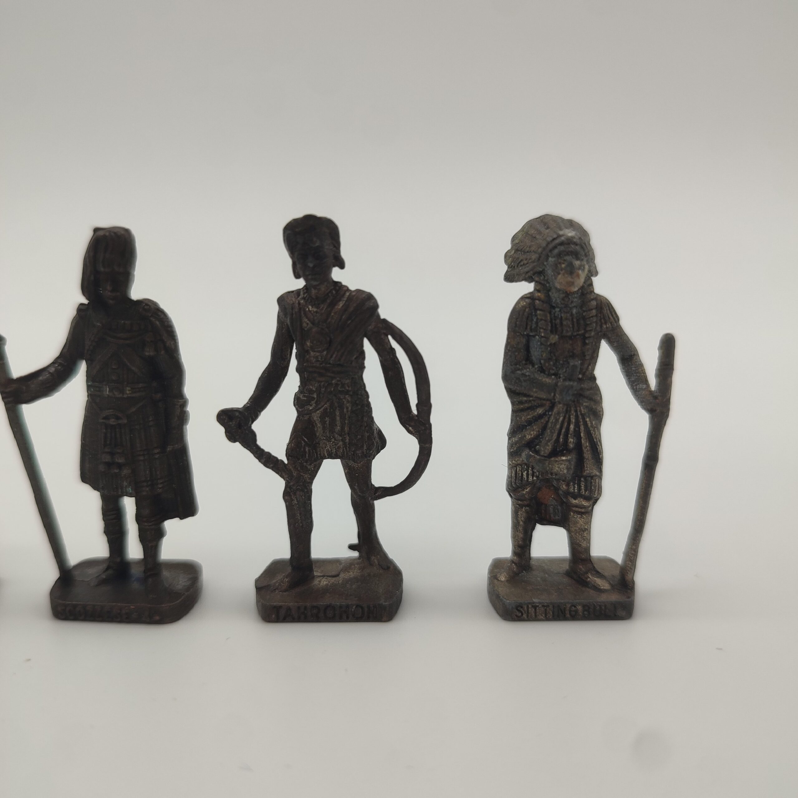 Guerriers en métal Kinder vintage – Image 3